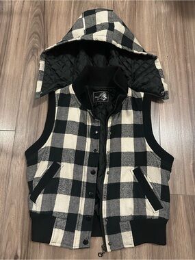 Forever 21 Black and White Buffalo Plaid Quilted Hooded Vest - Men